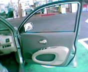 �h�A�������Ă���