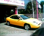 ���X�̑O�ŏ��Ζ�