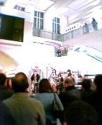 ���w�ł̊X���i�H�j�R���T�[�g