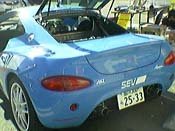 ���A����