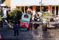 �j�[�X�̒��s�S