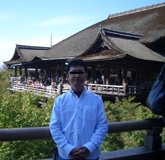 1年後の清水寺で記念写真